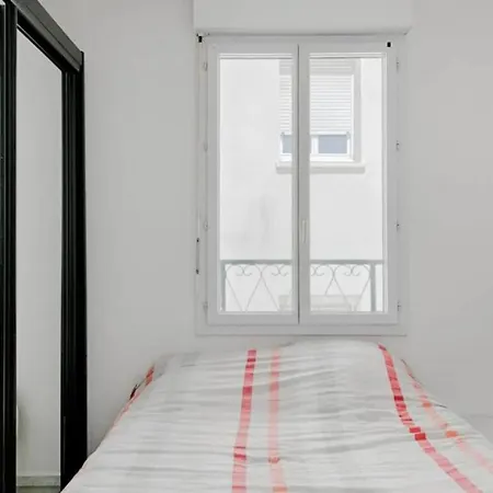 Spacious 1 Bedroom With Big Rooftop Terrace In Apartmán *
