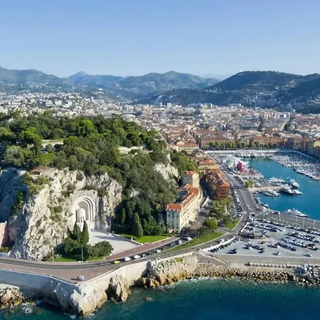 Spacious 1 Bedroom With Big Rooftop Terrace In * Nice